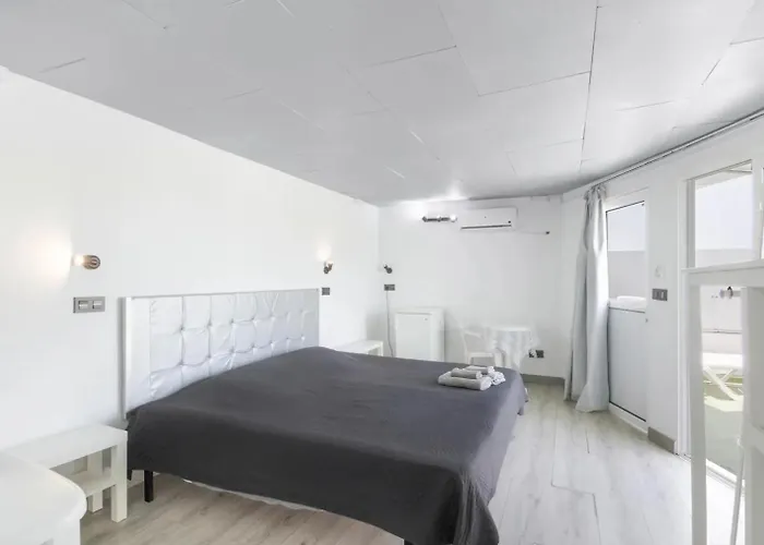 Con Terraza Y Jacuzzi Privada En