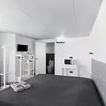 Con Terraza Y Jacuzzi Privada En Konukevi