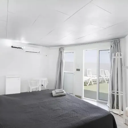 Con Terraza Y Jacuzzi Privada En Pensión 3*