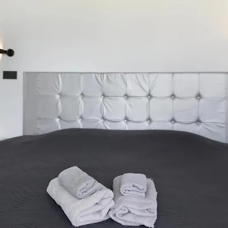 Con Terraza Y Jacuzzi Privada En