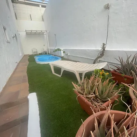 Pensión Con Terraza Y Jacuzzi Privada En 3*