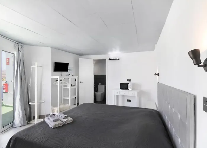 Con Terraza Y Jacuzzi Privada En Pensión