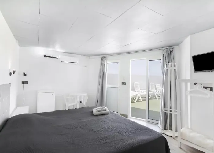 Con Terraza Y Jacuzzi Privada En Pensión 3*