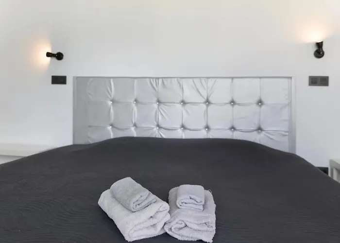 Con Terraza Y Jacuzzi Privada En