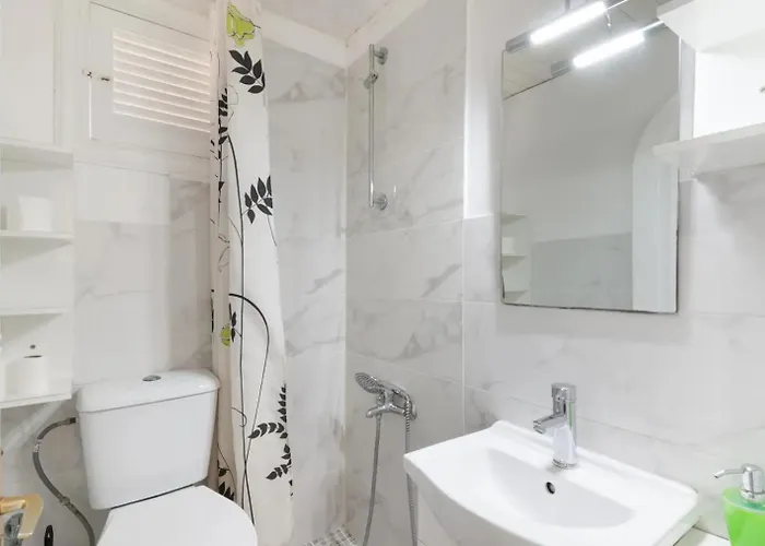 Con Terraza Y Jacuzzi Privada En