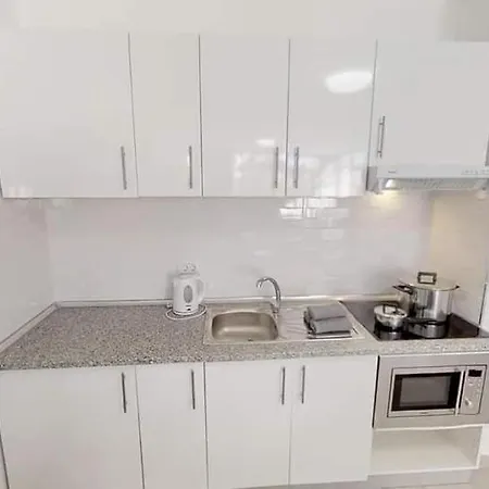 Con Terraza Y Jacuzzi Privada En