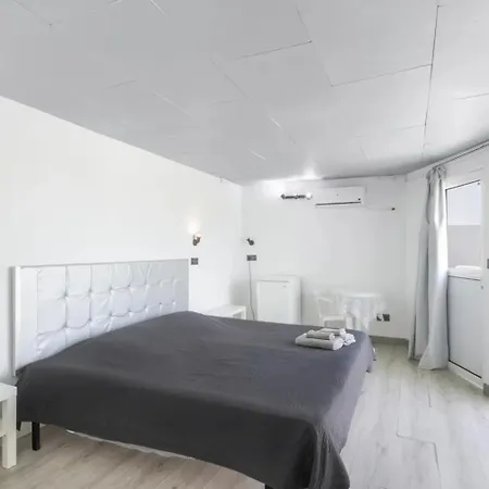 Con Terraza Y Jacuzzi Privada En