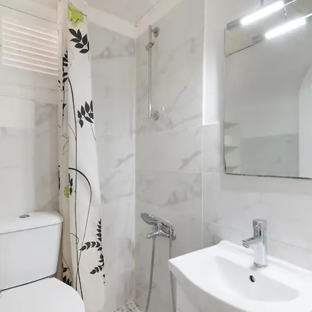 Con Terraza Y Jacuzzi Privada En